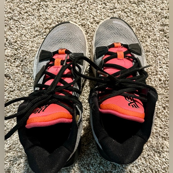 Kyrie 7 - Picture 4 of 7